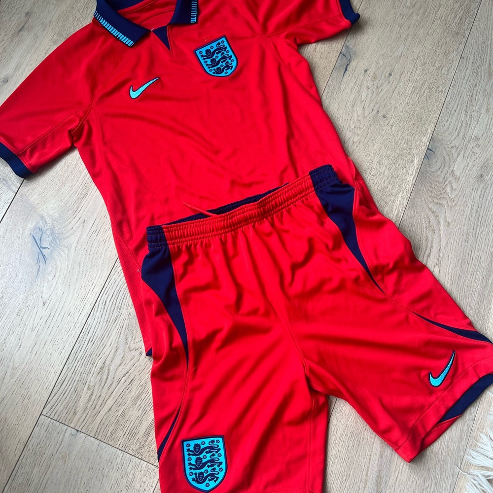 Soccer jersey and shorts England Nike